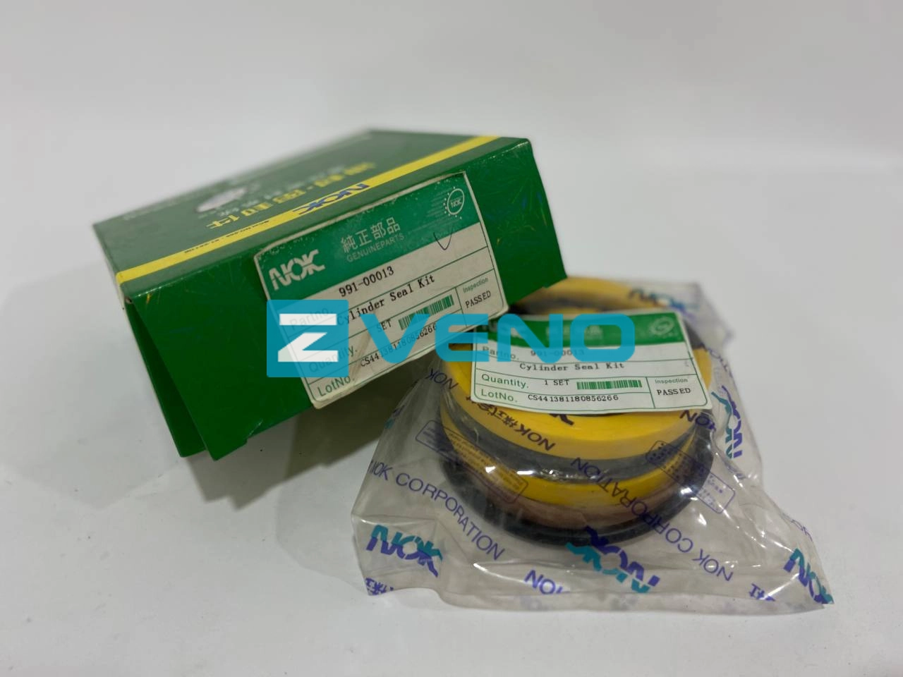 YA00001396 – Купить Ремкомплект гидроцилиндра стрелы HITACHI ZX200